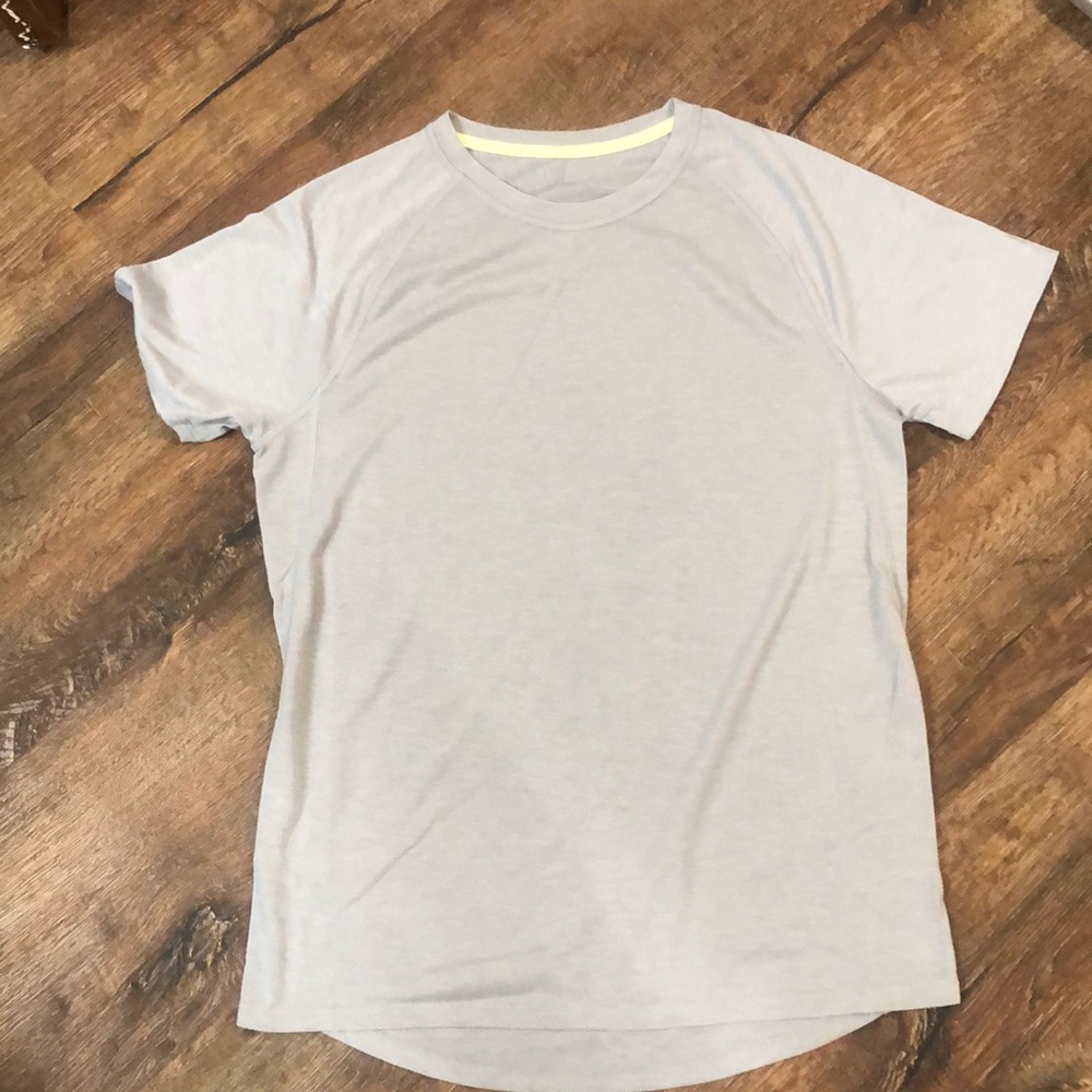 NWOT Men’s athletic shirt